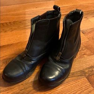 Women’s ariat paddock boots size 4